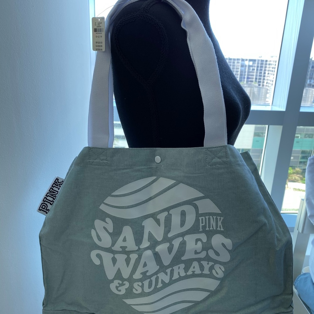 Tote - Picture 3 of 4